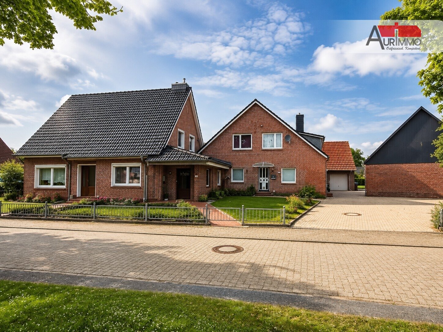 Ein Wohnhaus plus zwei Wohnungen und eine Werkstatt Ein Wohnhaus plus zwei Wohnungen und eine Werkstatt